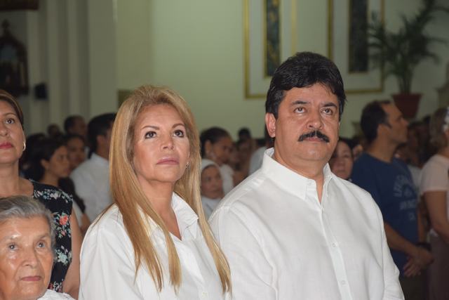 El gobernador del Huila, Carlos Julio González Villa junto a su esposa Miryam Hurtado.